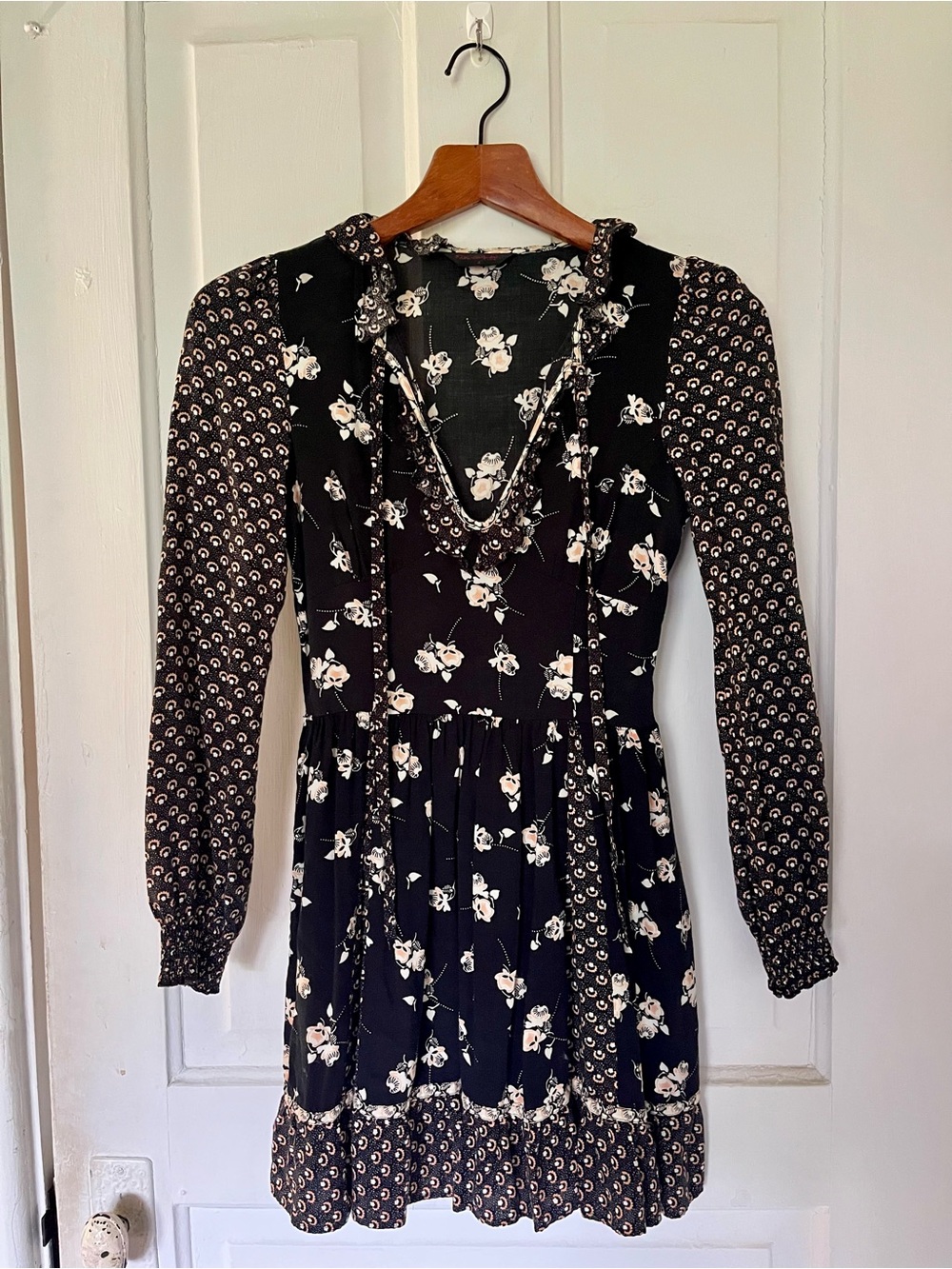 Miss Selfridge Black Floral Long Sleeve V-Neck Dress